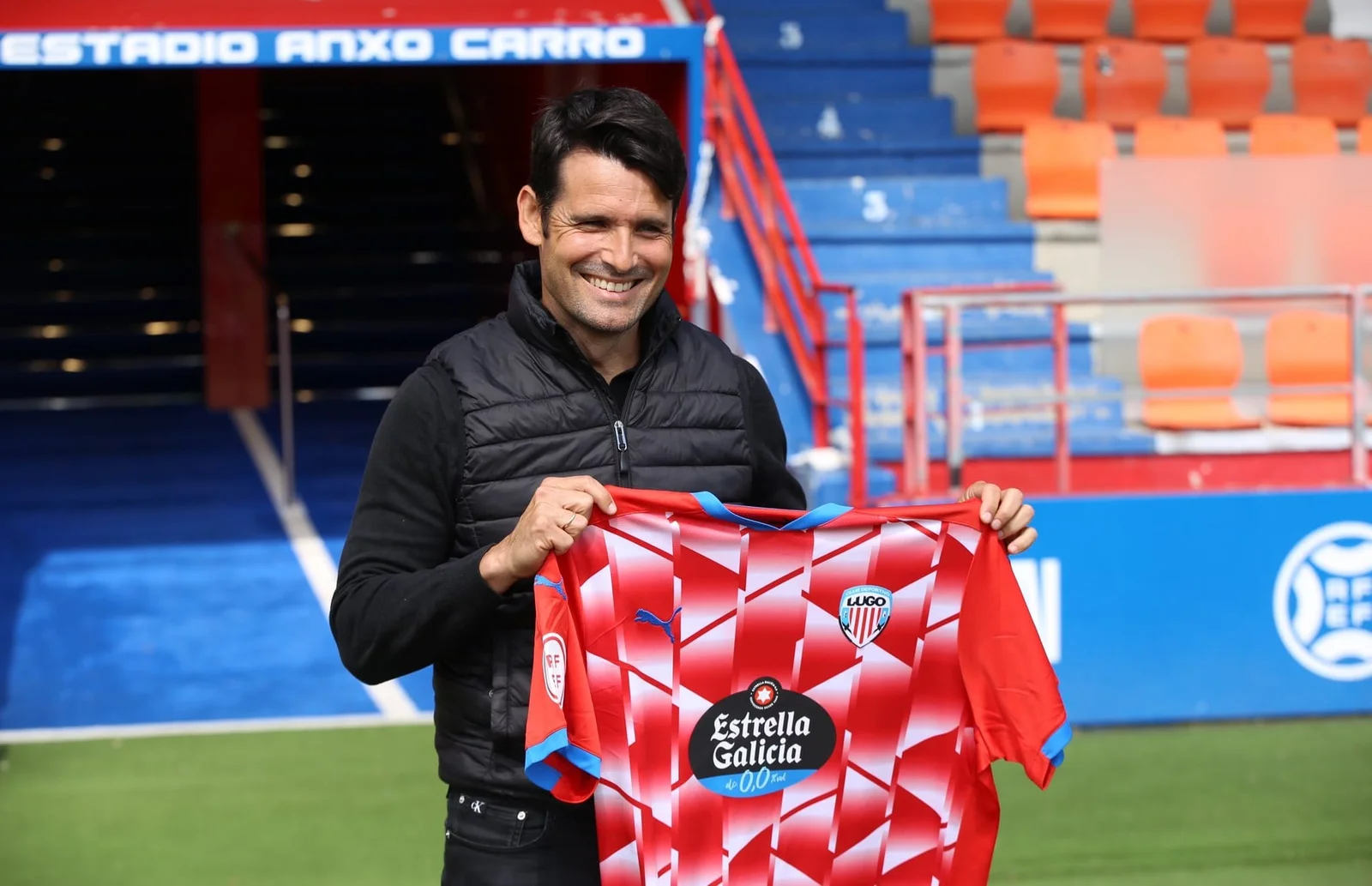 Presentación de Lolo Escobar como entrenador del CD Lugo
